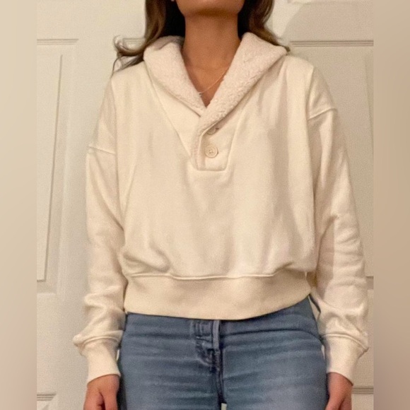 American Eagle Cream Pullover - Picture 2 of 4